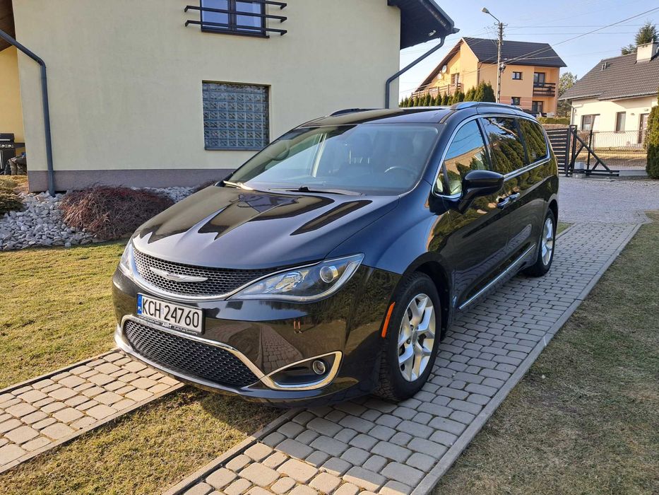 Wynajmę samochód  8 osobowy Chrysler Pacifica LPG super komfort + BOX