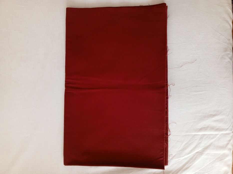 Тканини різних кольорів і структури