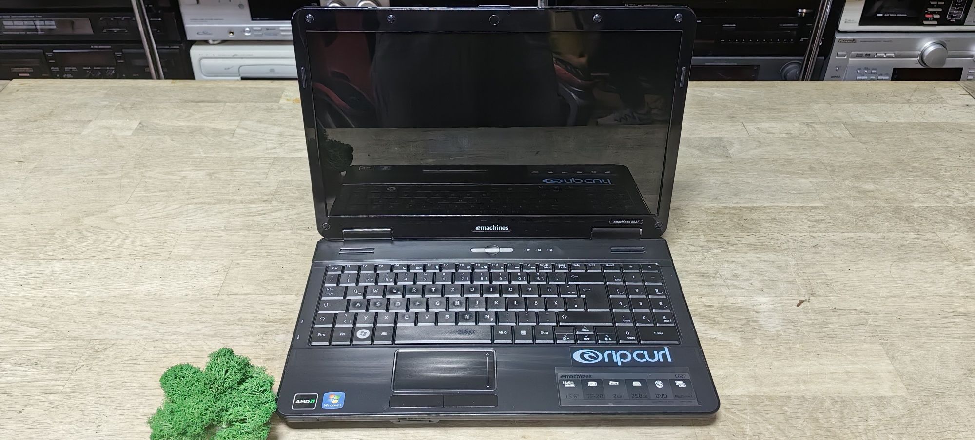 Ноутбук  Asus F102 B/MSI VR70S/Machines e627