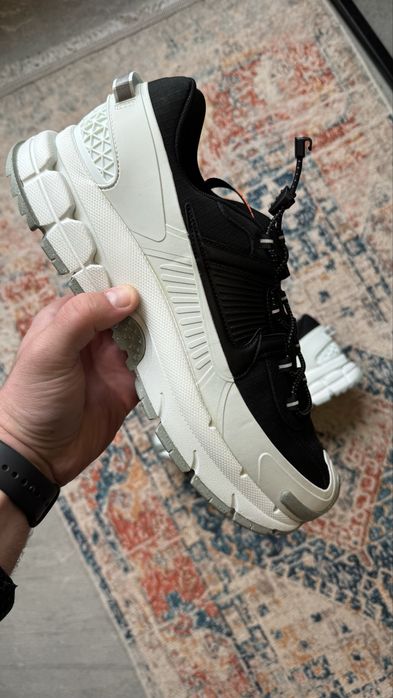 Кросівки зимові Nike Zoom Vomero Roam Black/White оригінал