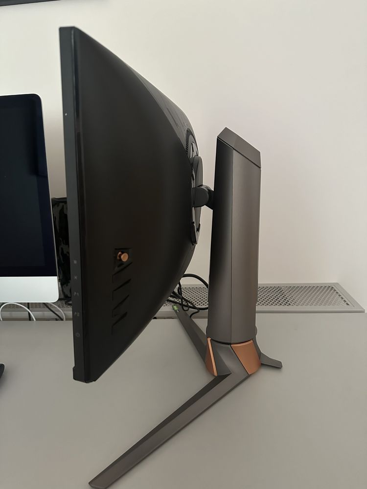 Asus ROG Swift PG259QN – 24,5″ / Full HD / 360 Hz – monitor gamingowy