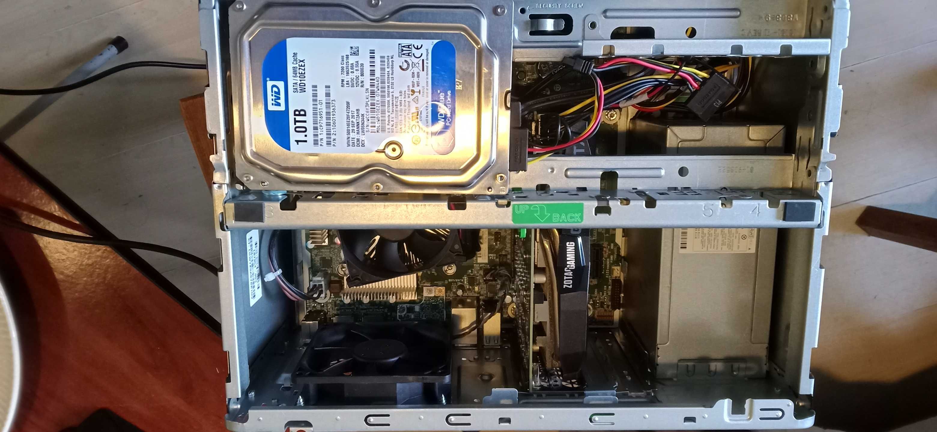 Computador Gaming desktop Torre Ryzen 5 Pro 2400g 1660 Super