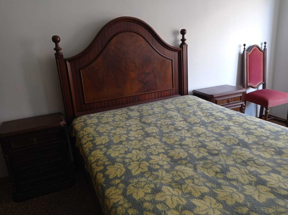 Mobília de quarto estilo antigo