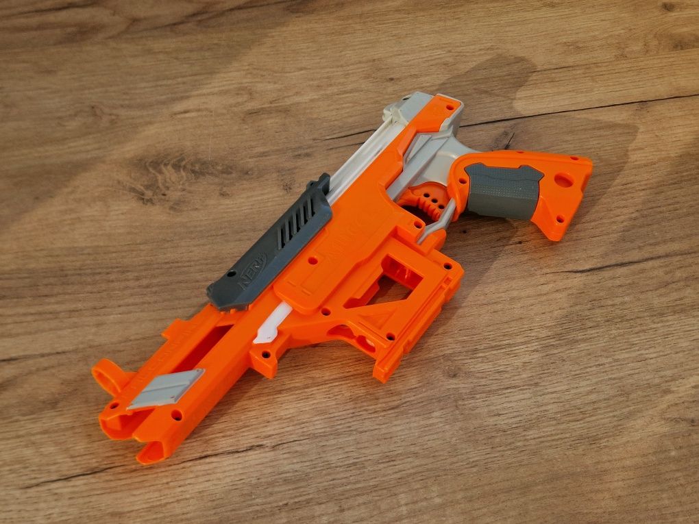 Nerf accustrike Falconfire