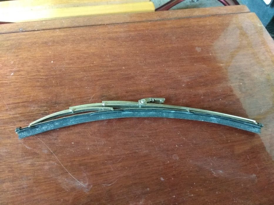 щітки двірники для лобового скла.