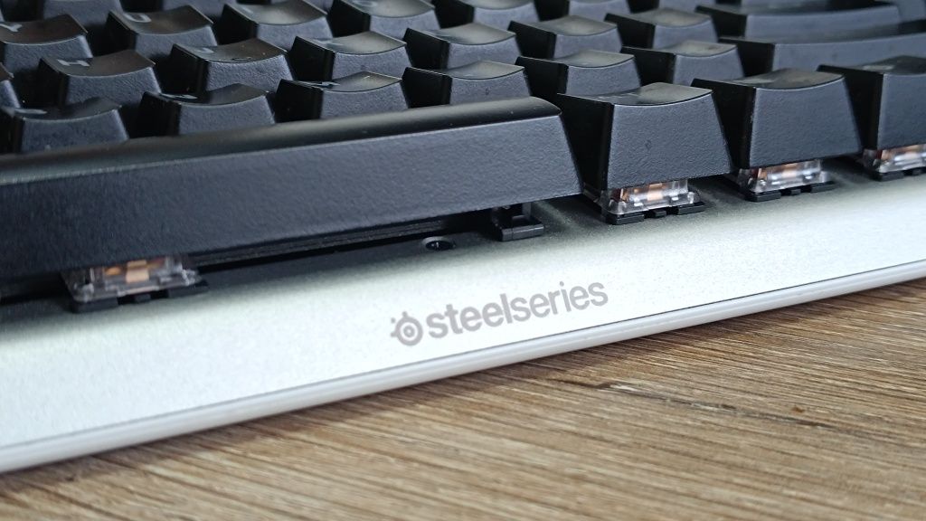 *Red Switch* Mechaniczna Klawiatura Steelseries Arctis 7 TKL RGB