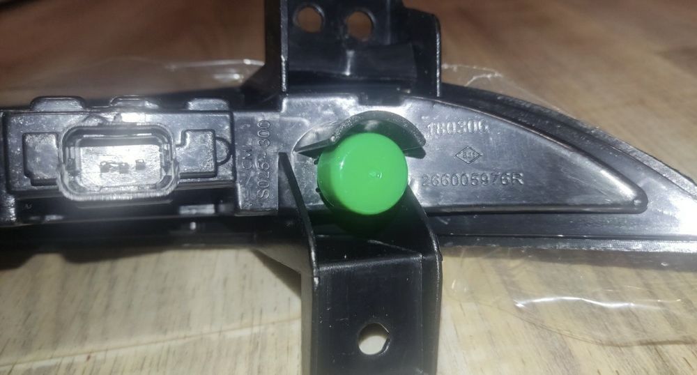 Денні ходові вогні на Renault Fluence 2014->2016