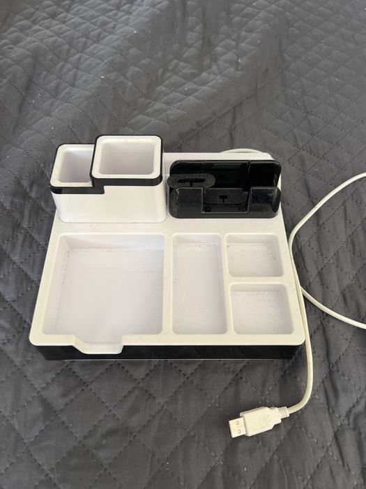 Organizador de Secretária com Carregador USB