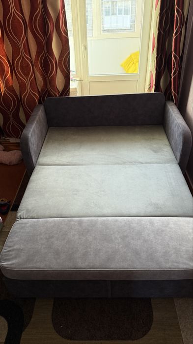 Диван в ідеальному стані !