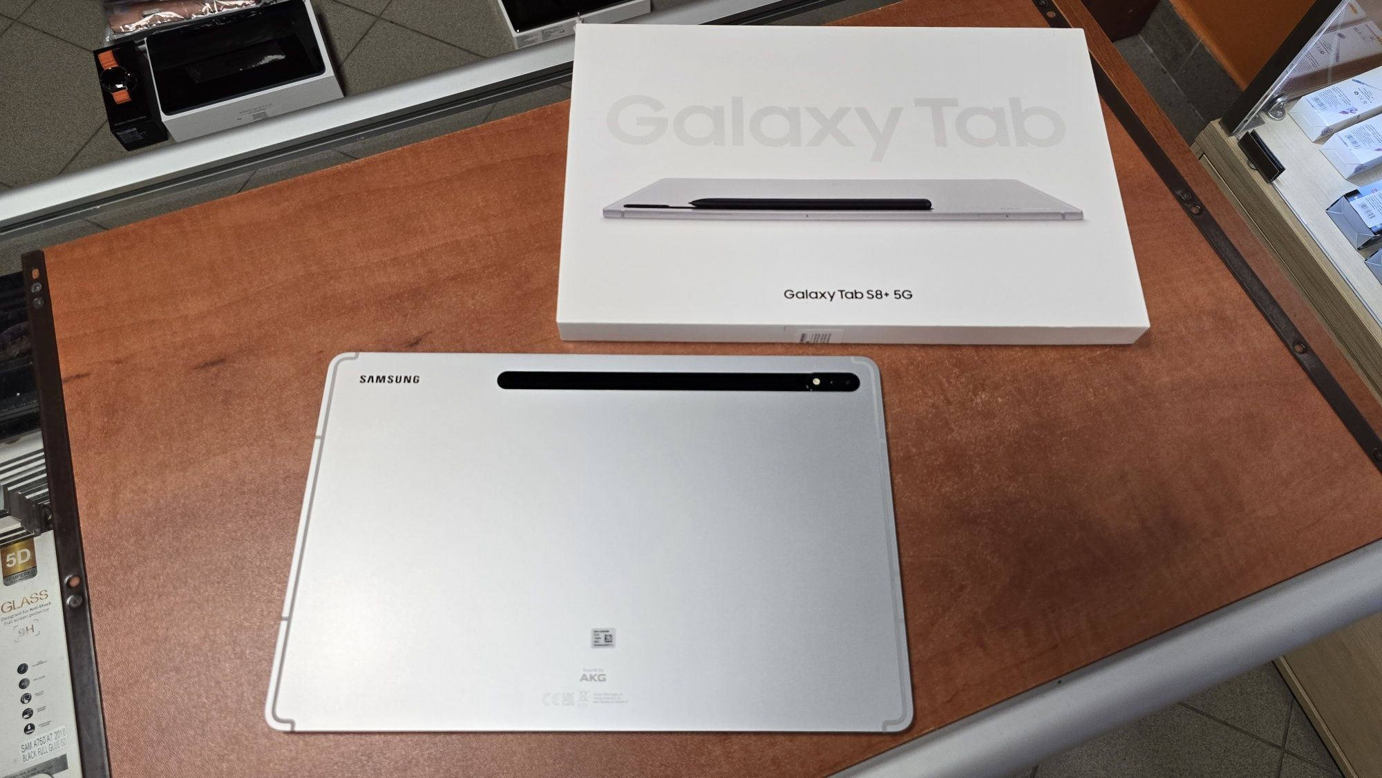 Tablet Samsung Galaxy Tab S8+ 5G 12.4" 128GB/8GB RAM srebrny, stan bdb