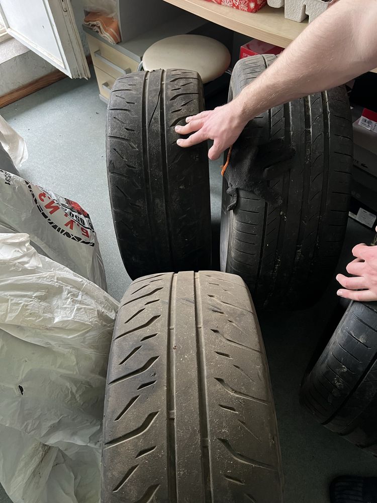 Полу слик Bridgestone Potenza 245/40/19