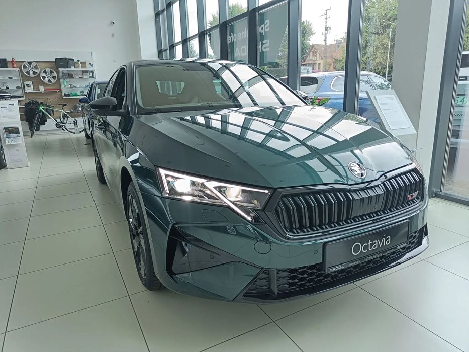 Skoda Octavia RS 2.0 TSI 265KM 7DSG Highland Green