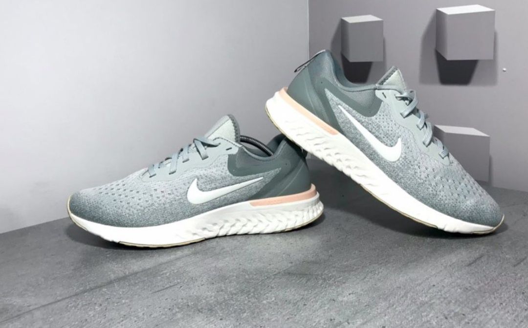 Кросівки Nike React 39 розмір