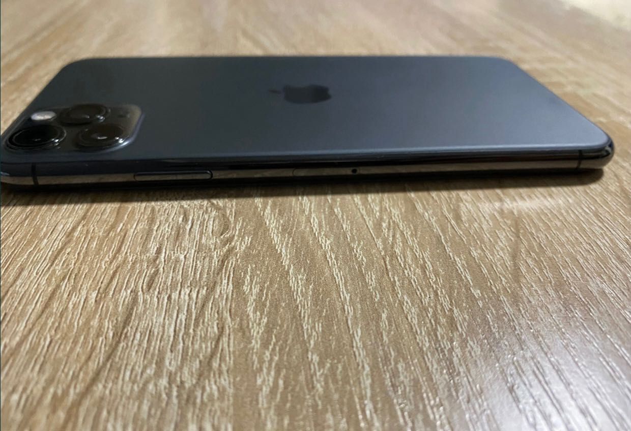 iPhone 11pro max 64gb