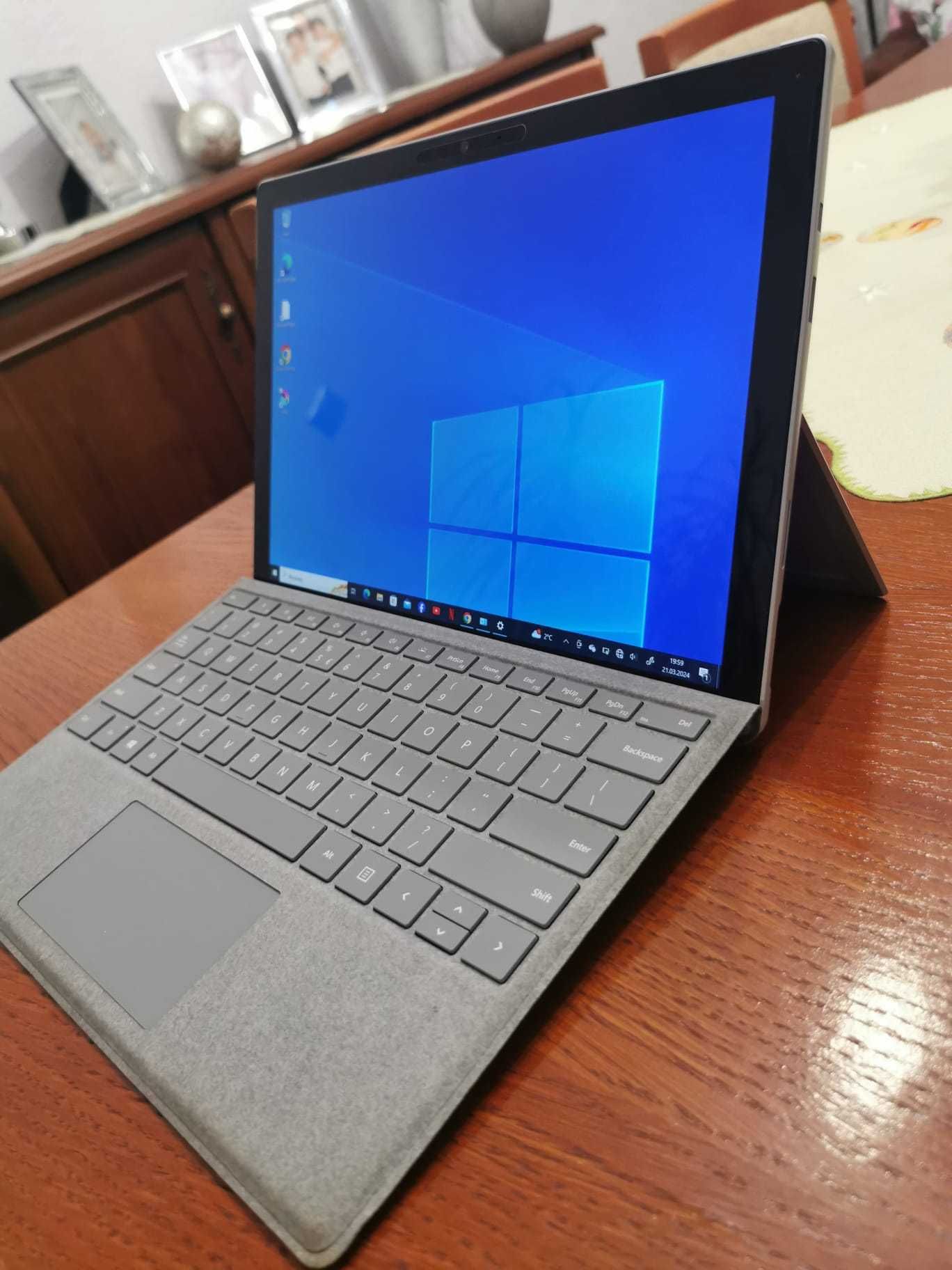 Microsoft Surface Pro 5 i5-7300U 8GB