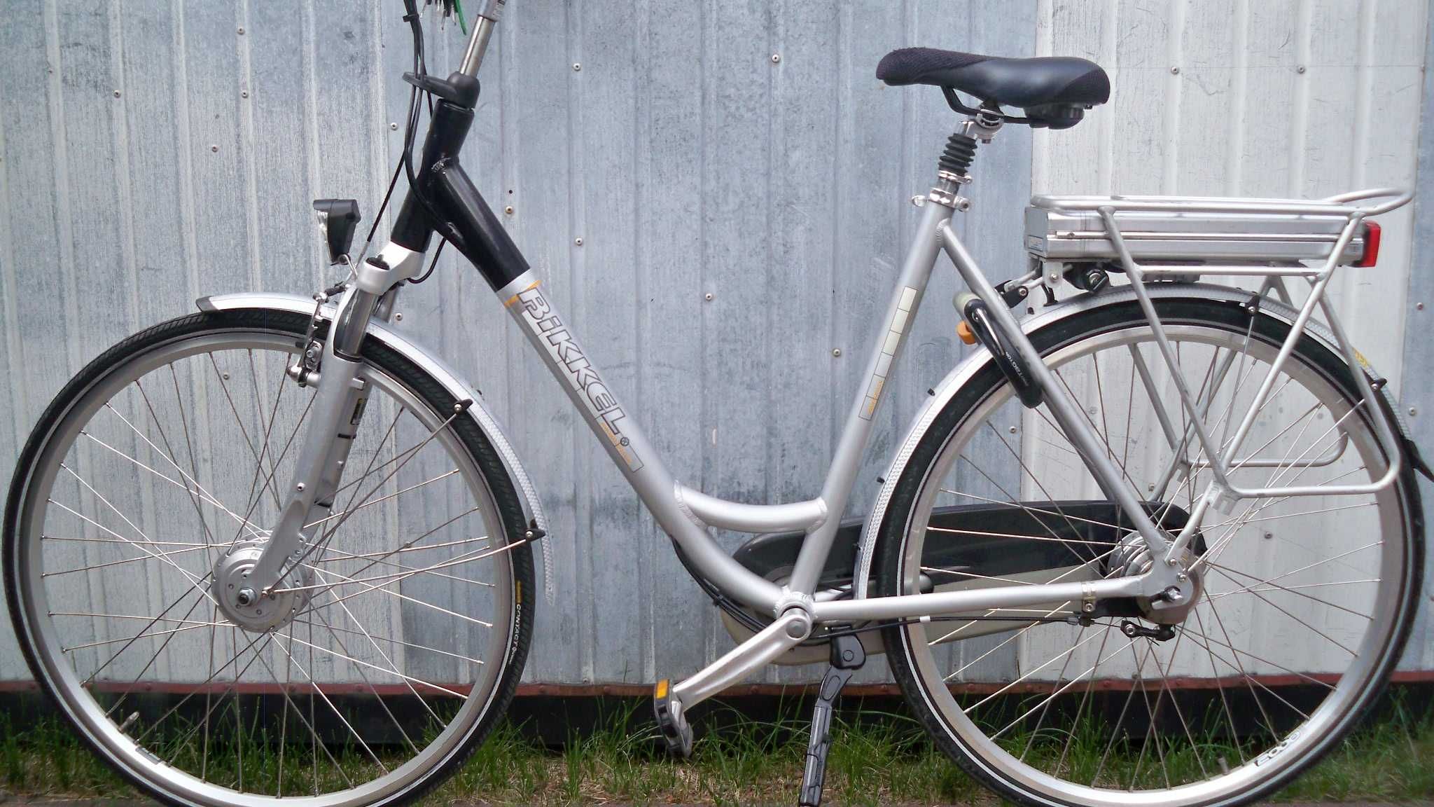 Elektryczny rower BIKKEL rama 54 cm. ALUMINIOWA Nexus 8 koła 28
