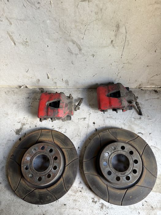 Tarcze zacisk klocki przód przednie nacinane komplet Audi a3 8p 280mm