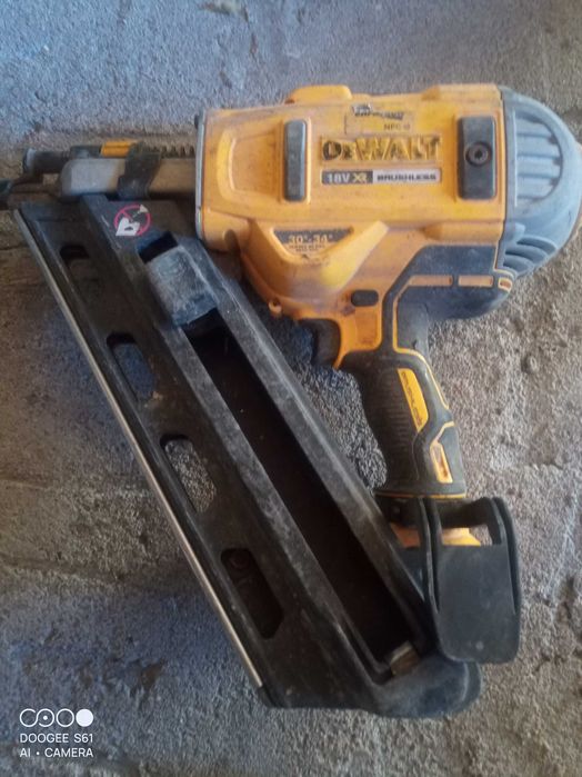 Gwoździarka DeWalt