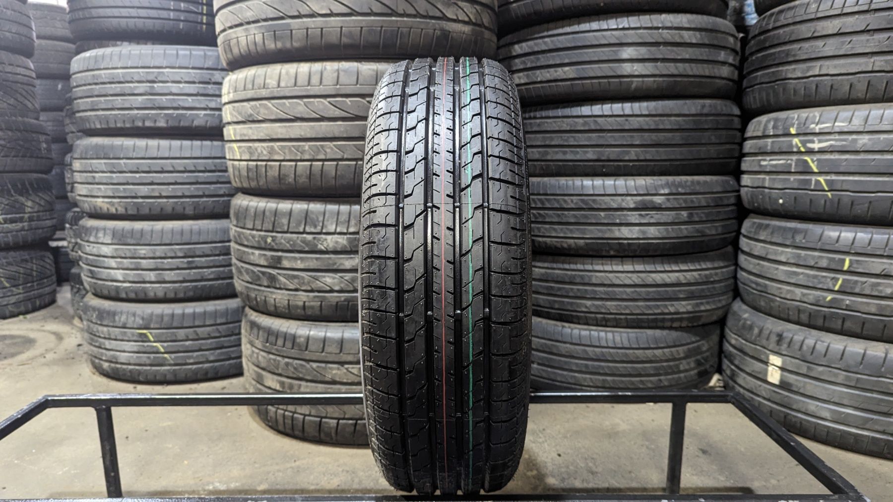 Шина 195/65 R 15 Bridgestone B390. Одне нове колесо. Розпаровка.