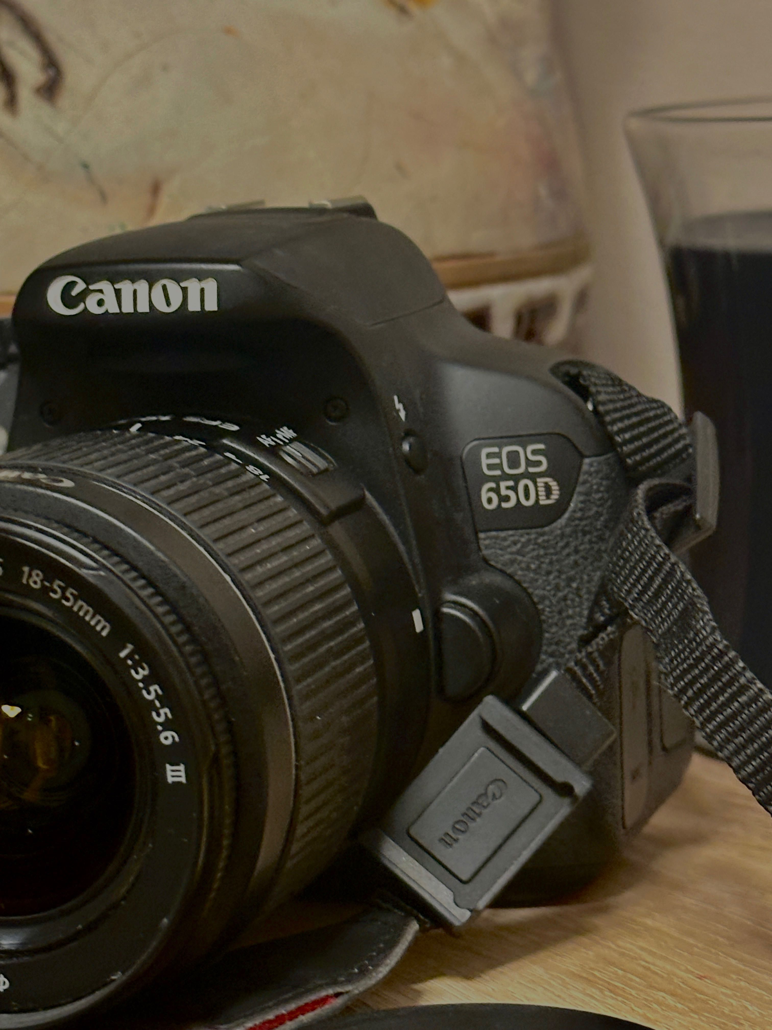 Canon EOS 650D + обʼєктив 18-55 (вся комплектація)