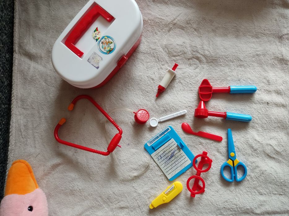 Набір лікаря у валізі