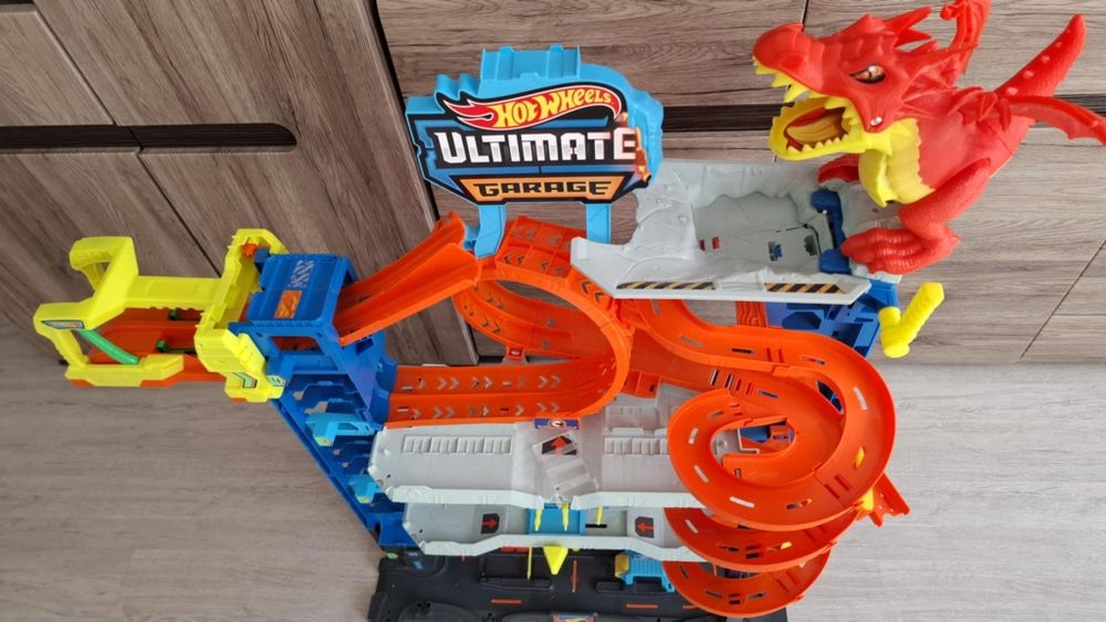 Garaż hot wheels ultimate