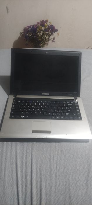 Продається робочий ноутбук Samsung