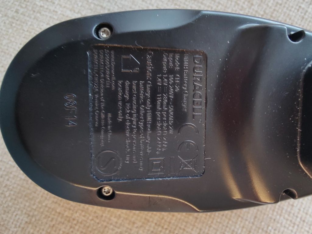 Ładowarka do baterii AA Duracell