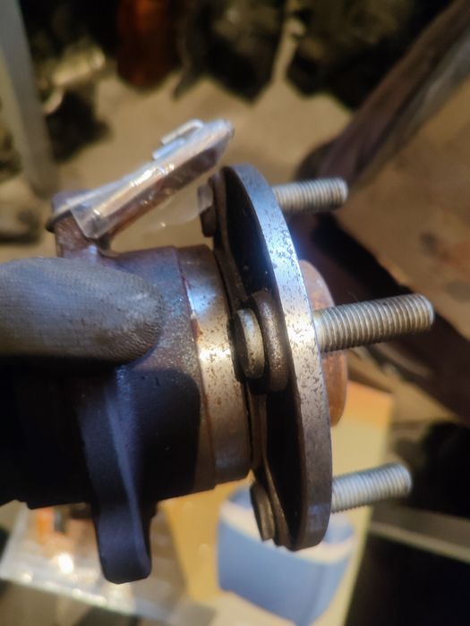 Задня права ліва ступиця Форд Фокус МК3 Форд Фієста