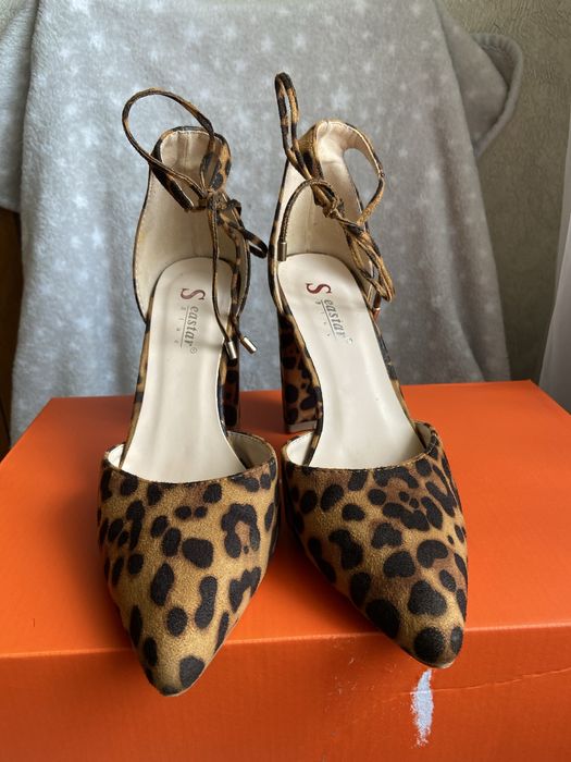 Туфлі весна літо на підборах