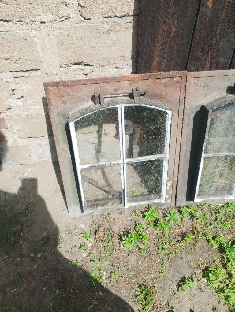 Żeliwne wyłazy, okna dachowe loft