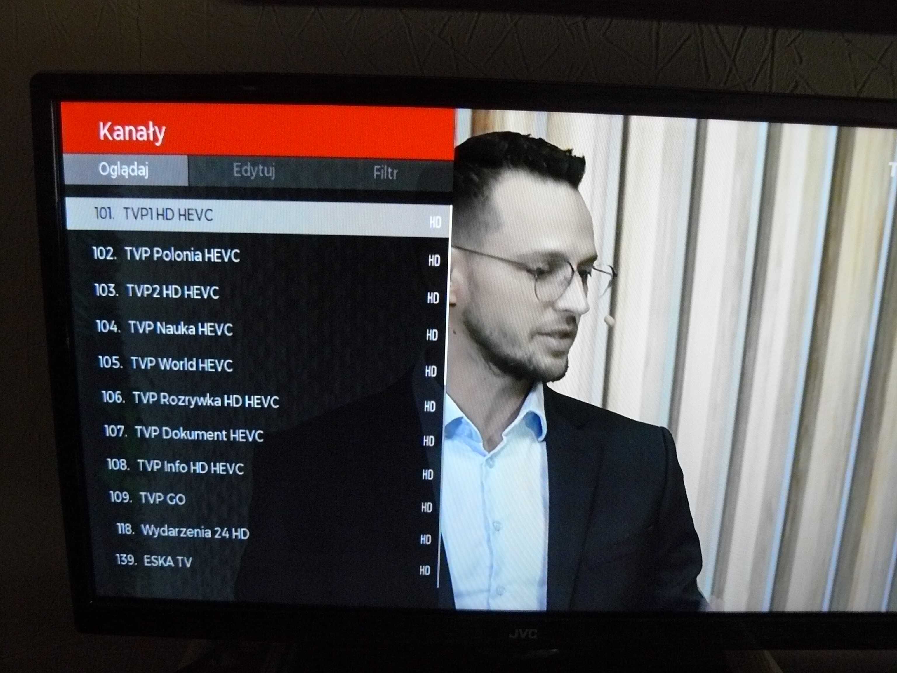 Telewizor JVC 24 cale z pilotem nowy system Hevc 2 i Tv satelitarna