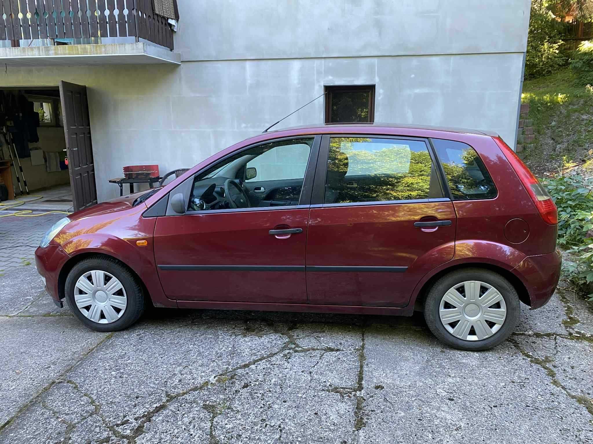 Ford Fiesta MK6*benzyna