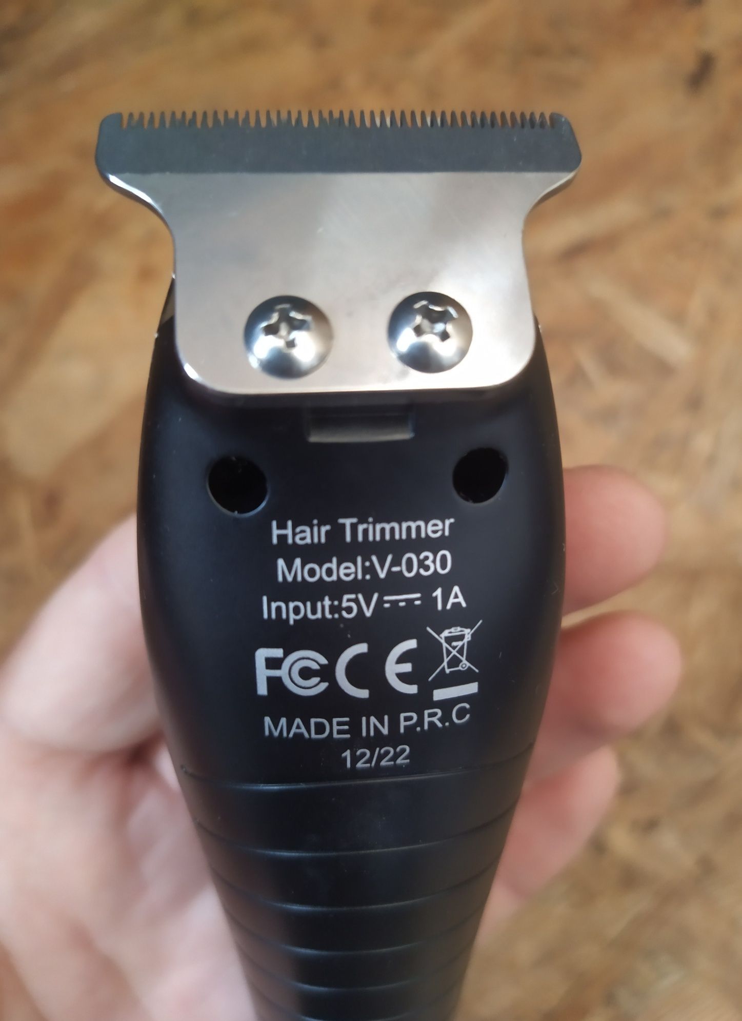 Машинка для стрижки волос VGR V-030  триммер, 5 насадок, USB, на АКБ