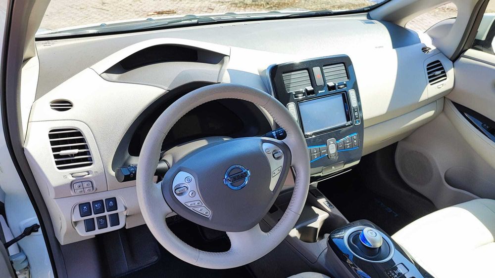 NISSAN LEAF DE 2014 COM BATERIA NOVA DE 64 KW 450 Km Autonomia