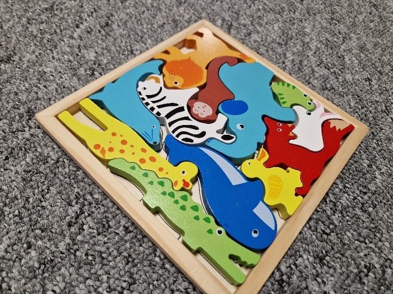 Drewniane kolorowe klocki do układania zwierzęta tangram