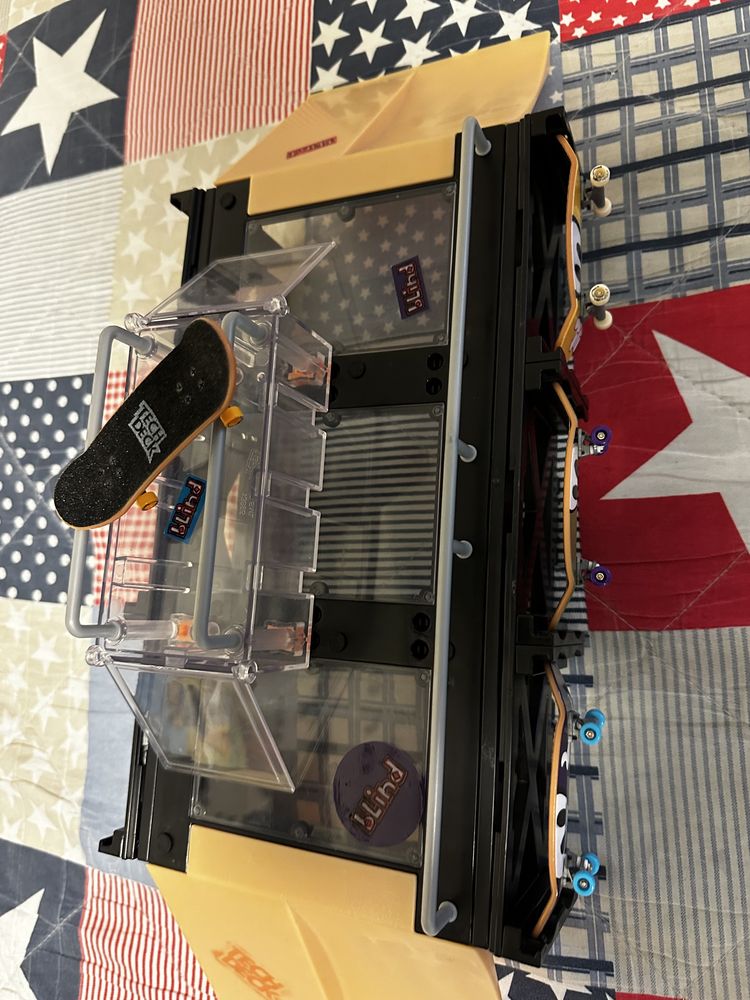 Tech deck rampa i 4 deskorolki