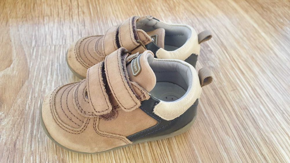 Sapatos Chicco tamanho 19