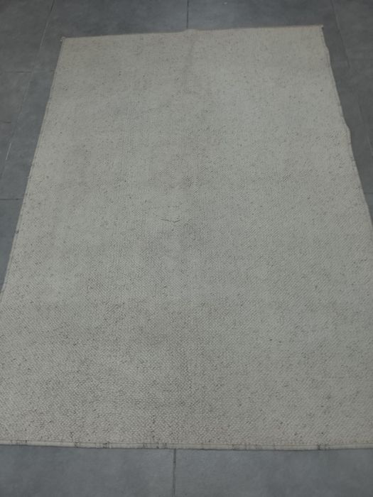 Sprzedam dywanik 150x105 cm.