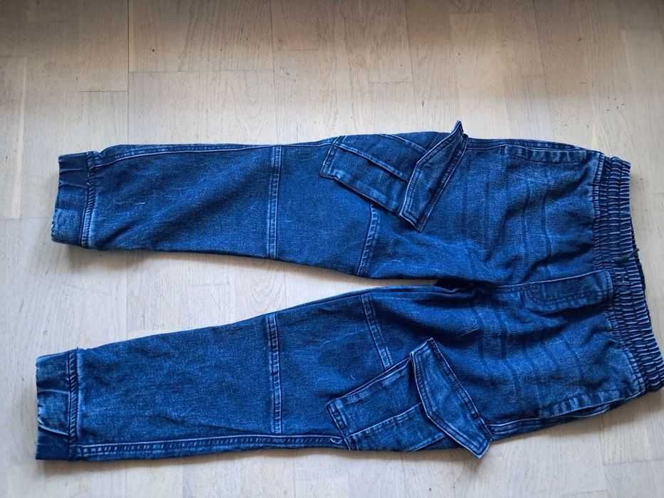 Spodnie joggery 134