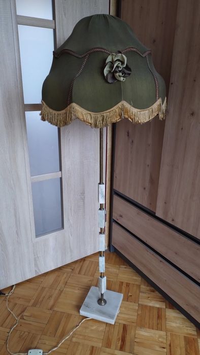 Lampa z abażurem