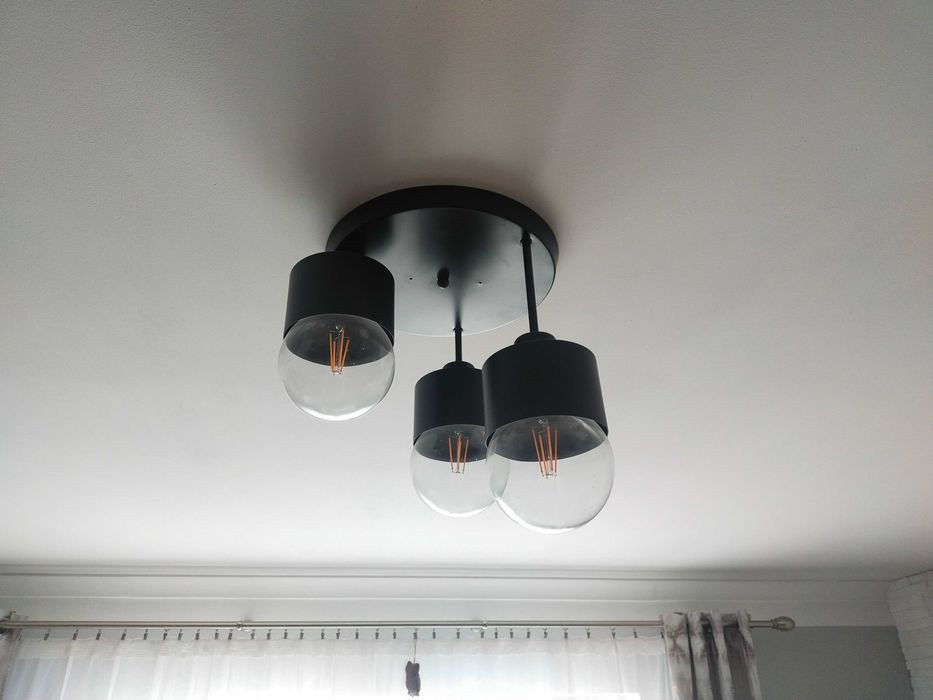 Żyrandol kinkiety czarne, żarówki