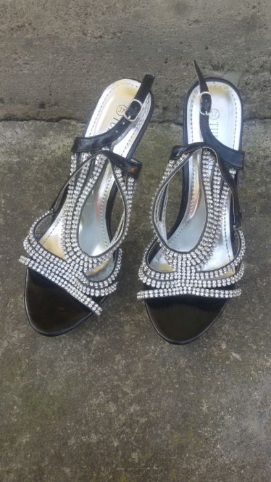 босоніжки в гарному стані