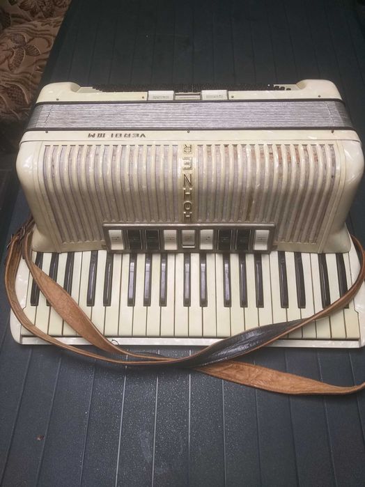 Sprzedam akordeon Hohner verdi III M 120 b
