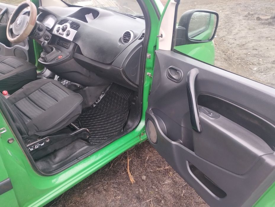 Автомобіль Рено кенго