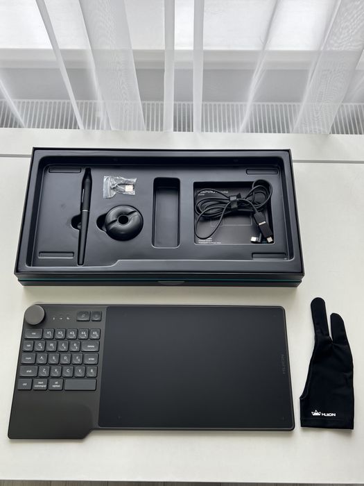 Графічний планшет Huion KD200 з клавіатурою