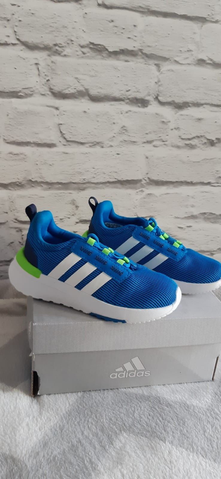 Nowe Buty dzieciece adidas, 24