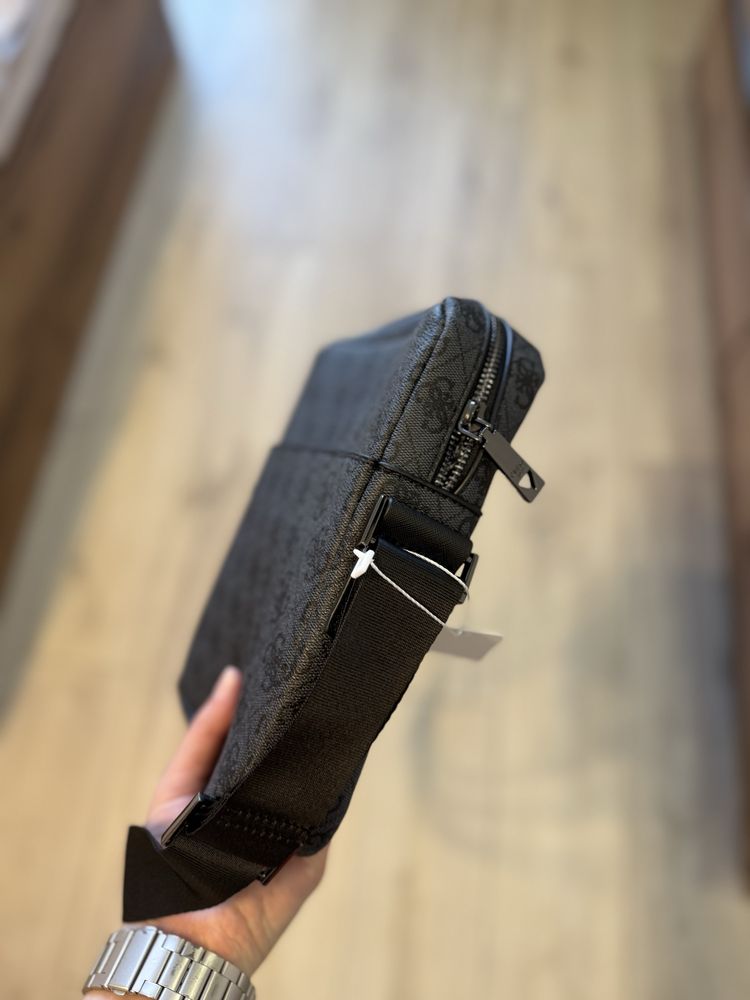Чоловіча сумка Guess