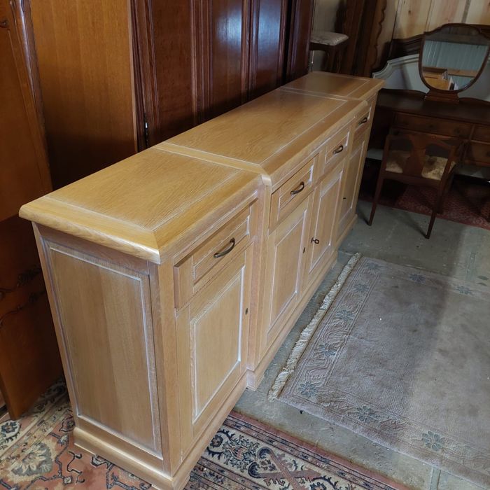 Piękna dębowa komoda