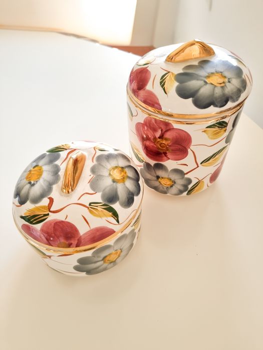 Potes de porcelana tipo Pereira Valado